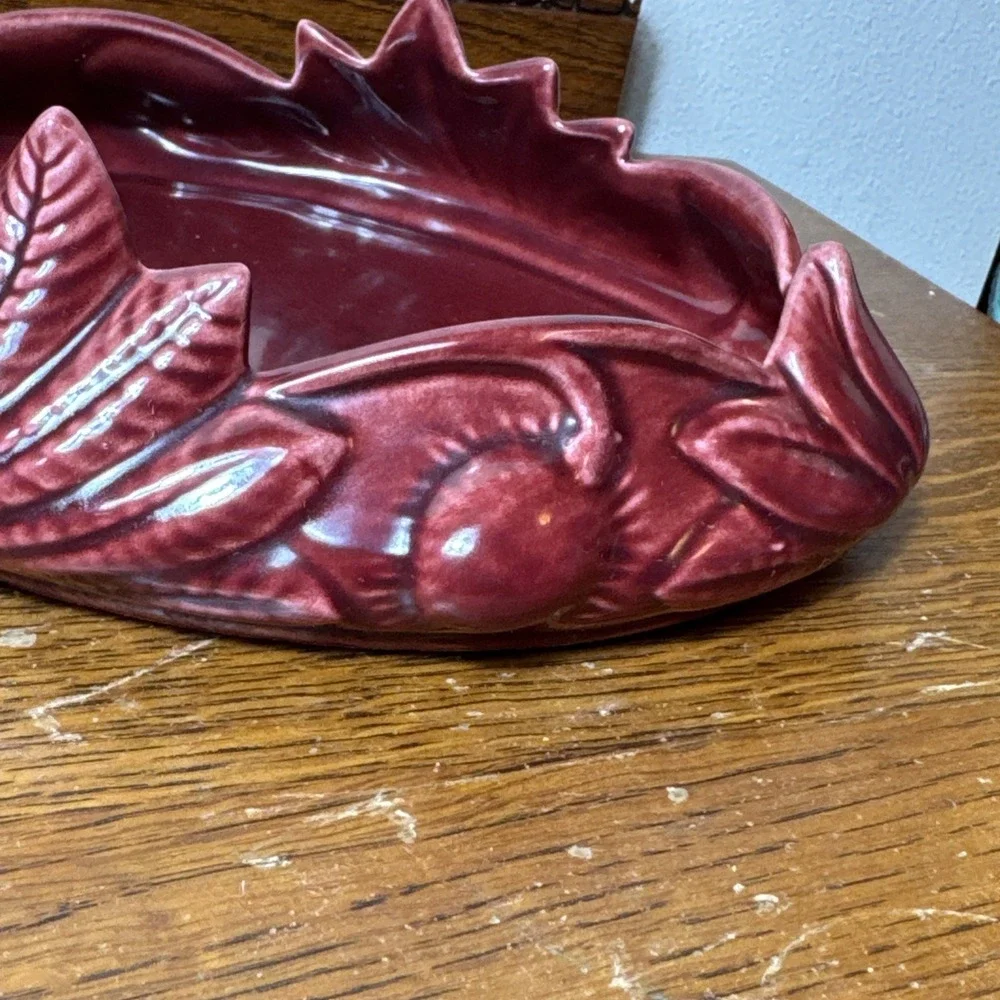 Camark Pottery 143 Burgundy Red Ceramic Leaf Design Centerpiece Bowl 11